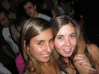 INTRÉPIDAS PERIODISSSTAS OS DAN LA BIENVENIDA.....